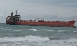 Karadeniz'de dron saldırısına uğrayan tanker, Samsun'da karaya oturdu