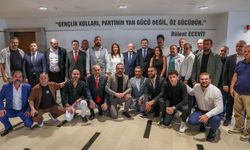 Kılıçdaroğlu, CHP Spor Kurulu Yönetim Kurulu üyeleriyle bir araya geldi