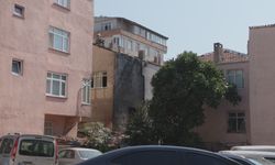 Küçükçekmece'de 4 katlı binada çıkan yangın söndürüldü