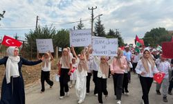 Kur'an kursu öğrencilerinden Gazze'ye destek yürüyüşü