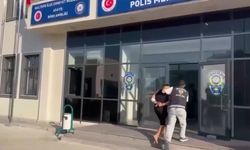 Maltepe'de 15 yıl hapis cezasıyla aranan cezaevi firarisi saklandığı evde yakalandı