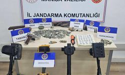 Manisa'da 735 tarihi eser ele geçirildi; 3 gözaltı / Fotoğraf
