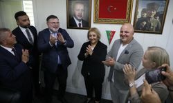 Menderes Belediyesi'nde devir- teslim töreni
