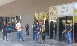 Mersin'in Taşucu Limanı'nda ekipler hazırlık yapıyor (2)