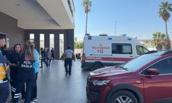 Mersin'in Taşucu Limanı'nda ekipler hazırlık yapıyor