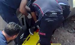 Osmaniye'de otomobil ile hafif ticari aracın çarpıştığı kaza kamerada: 2 yaralı