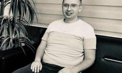 Otomobil, aydınlatma direğine çarptı; 2 ölü, 2 ağır yaralı (2)