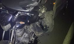 Otomobil motosiklete çarptı; 3 yaralı