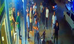 Otomobille çarpışan motosikletteki 2 kişi yaralandı; kaza kamerada