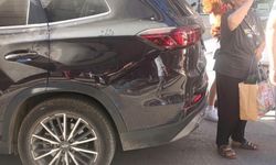 Sürücüsüz at arabası, otomobile çarptı; o anlar kamerada