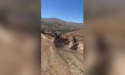 Tartıştığı ailenin üzerine traktör sürdü; o anlar kamerada