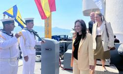 TCG Karşıyaka gemisi Zafer Bayramı'nda ilk kez ziyarete açıldı