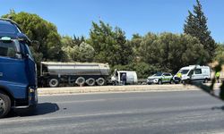 TIR'a arkadan çarpan minibüsün sürücüsü öldü