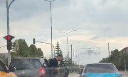 Trafikte tartıştığı kişilerin saldırısına uğrayacağını öne süren sürücü aracıyla kaçtı