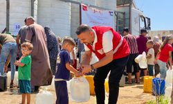 Türk Kızılay Gazze'de hijyen kiti ve temiz içme suyu dağıtımına başladı
