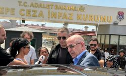 Ümit Özdağ, cezaevindeki Sinem Dedetaş ile Oğuzhan Uğur'u ziyaret etti