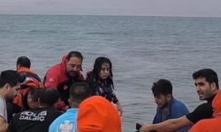 Van Gölü'nde can simidiyle açığa sürüklenen 3 kişi kurtarıldı