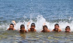 Van Gölü'nün sodalı suyunda çocukların saçları yine sarıya döndü/Ek fotoğraflar
