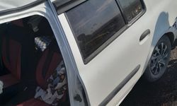 Van'da iki otomobil kafa kafaya çarpıştı: 7 yaralı