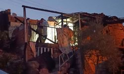 Yangında torunu ile ölen anneanne, Mert'i kurtardıktan sonra Yiğit için eve geri dönmüş