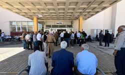 Yüksekova'da minibüsle kamyonet çarpıştı: 10 yaralı