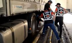 Yurt dışı çıkış yasağı bulunan sanal medya ünlüsü Kocabıyık, Kapıkule'de TIR dorsesinde yakalandı