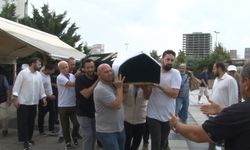 Zeytinburnu'ndaki İETT otobüsü kazasında hayatını kaybeden kadın yolcu toprağa verildi