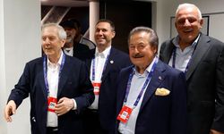 BAŞKAN AZİZ YILDIRIM FENERBAHÇE’YE SOYUNMA ODASINDA