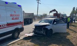 Adana'da yolcu minibüsü ile otomobil çarpıştı: 1 ölü, 3 yaralı