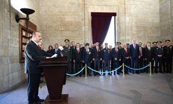 Ankara Valisi Canbolat, Anıtkabir'i ziyaret etti