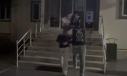 Arnavutköy'de aracı ateşe veren 2 şüpheli yakalandı