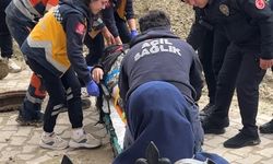 Avcılar'da rögara düşen kadını itfaiye kurtardı