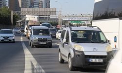 Bahçelievler'de yolun karşısına geçmeye çalışan kadına servis minibüsü çarptı
