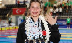 Bakan Bak'tan, milli para yüzücülere tebrik