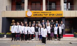 Bakan Tekin, Ankara TVF Spor Lisesi'ni ziyaret etti