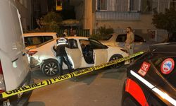 Bayrampaşa'da polisin 'dur' ihtarına uymayan şüpheliler kaçarken kaza yaptı: 1 gözaltı