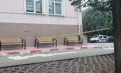 Boşanma aşamasındaki eşini bıçakla ağır yaraladı