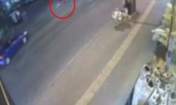 Bursa'da devrilen motosiklet otomobile çarptı; o anlar kamerada