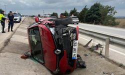 Bursa'da otomobil yol kenarındaki kanala düştü : 1 yaralı