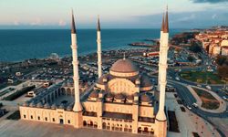 Dede mesleğini geleceğe taşıyor; 23 yıldır camileri süslüyor