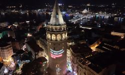 Dezenformasyonla mücadele mesajları Galata Kulesi'ne yansıtıldı