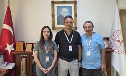Doğduğu hastaneye doktor olarak atandı; meslektaşı babasıyla birlikte şifa dağıtıyor