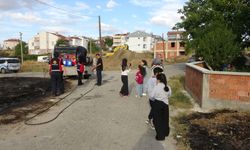 Edirne'de ot yangını evlere sıçramadan söndürüldü
