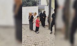 Ev sahibini bıçaklayıp sandalyeye bağladılar, gasbettikleri altınlarla kaçtılar