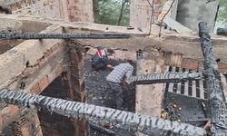 Evde çıkan yangında 3 kişi ağır yaralandı