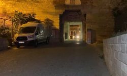 Fatih'te surlarda erkek cesedi bulundu