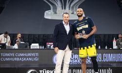 Fenerbahçe Tarfin, şampiyonluk kupasını aldı / Fotoğraf eklendi
