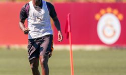 Galatasaray'da El Chadaille Bitshiabu ilk antrenmanına çıktı