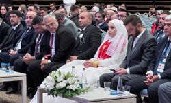 Gelin ve damat, MHP'nin kongresine katıldı