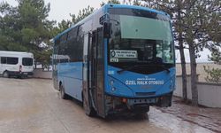 Halk otobüsü ile öğrenci servis minibüsü çarpıştı: 4 yaralı